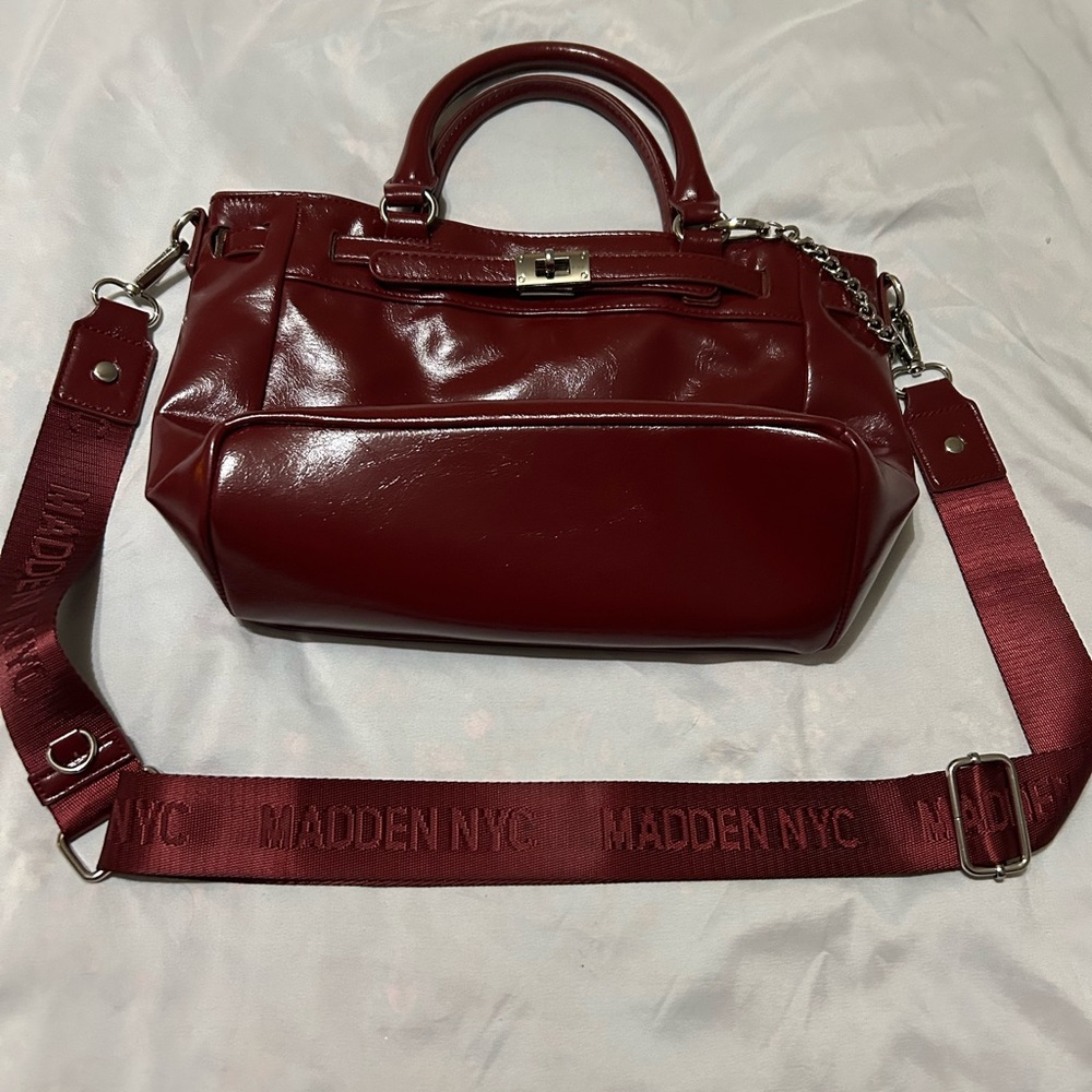 Elegant Burgundy Shoulder Bag - Picture 3 of 10